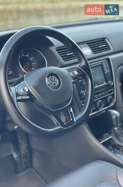 Седан Volkswagen Passat 2017 в 