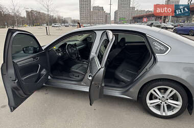 Седан Volkswagen Passat 2015 в 