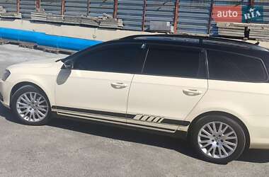 Універсал Volkswagen Passat 2013 в Києві