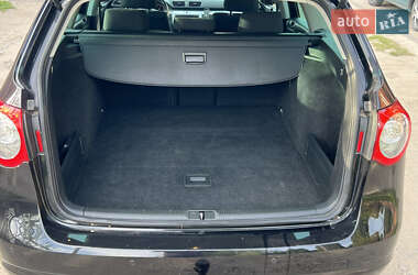 Універсал Volkswagen Passat 2010 в 