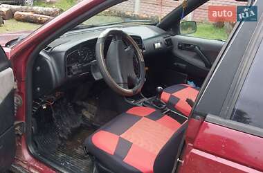 Седан Volkswagen Passat 1988 в Верховине