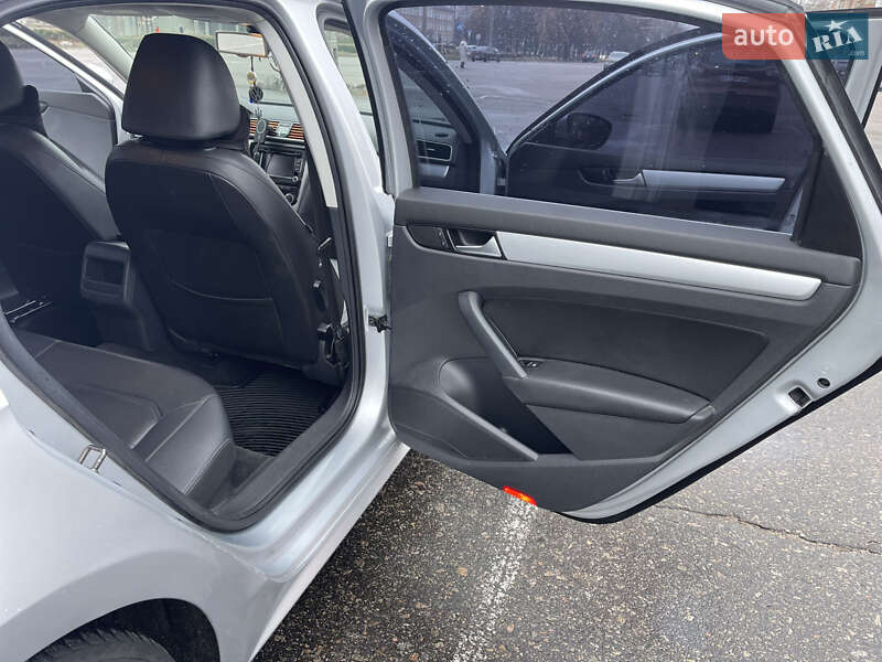 Седан Volkswagen Passat 2012 в Белой Церкви