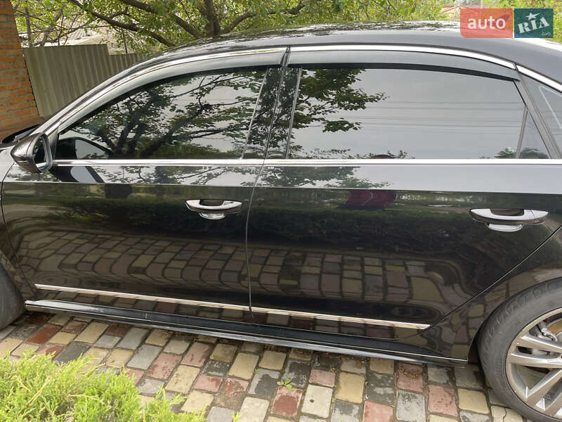 Седан Volkswagen Passat 2017 в Харкові