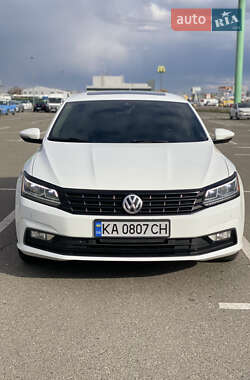 Седан Volkswagen Passat 2017 в Киеве