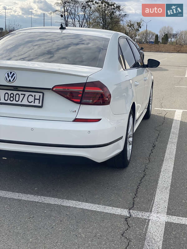 Седан Volkswagen Passat 2017 в Києві