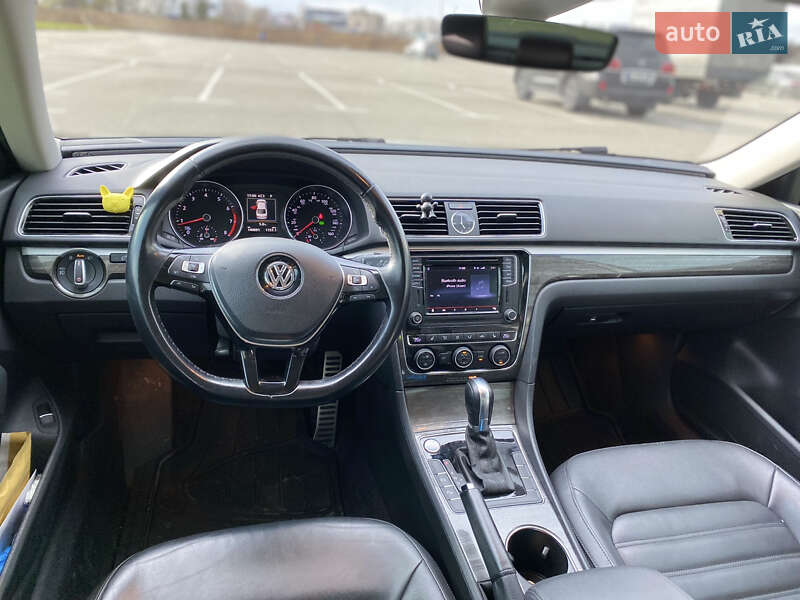 Седан Volkswagen Passat 2017 в Києві