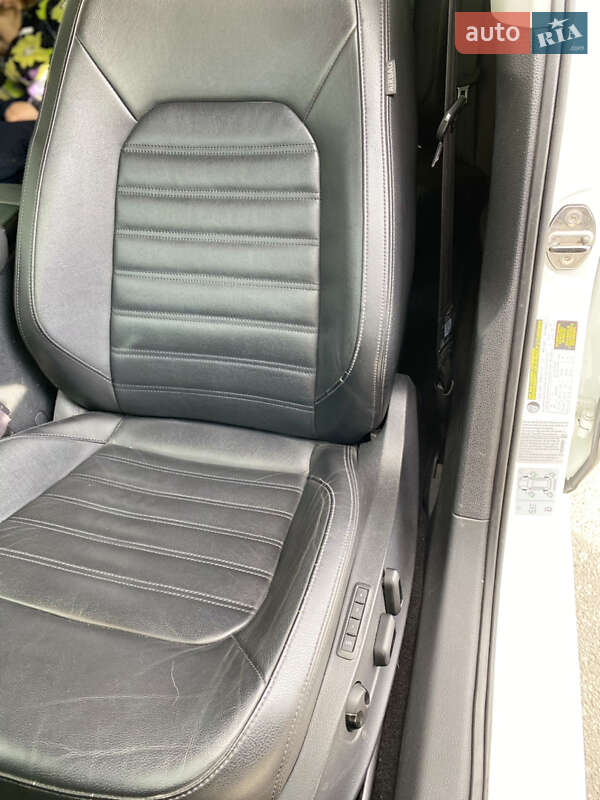 Седан Volkswagen Passat 2017 в Києві