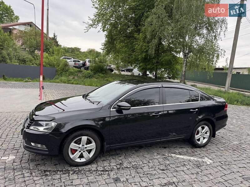 Седан Volkswagen Passat 2012 в Житомирі