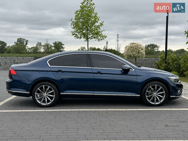 Седан Volkswagen Passat 2019 в Ужгороді
