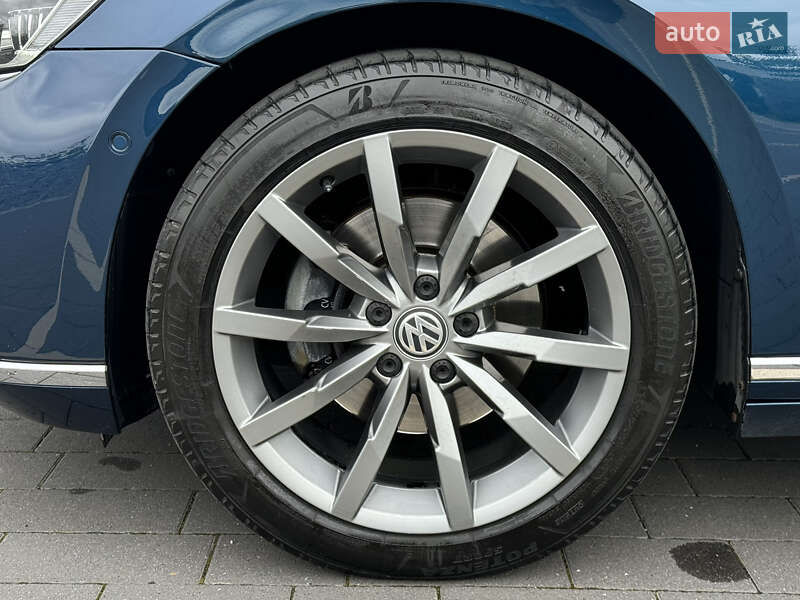 Седан Volkswagen Passat 2019 в Ужгороді