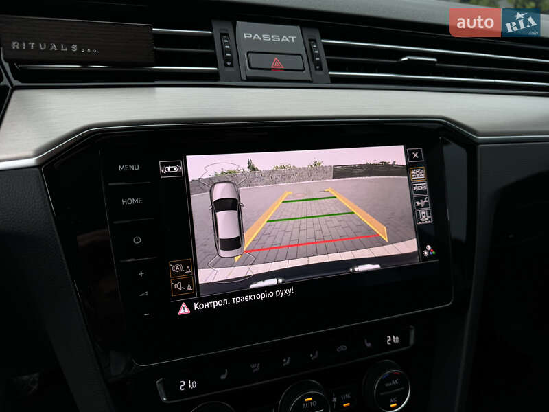 Седан Volkswagen Passat 2019 в Ужгороді