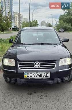 Седан Volkswagen Passat 2002 в Києві