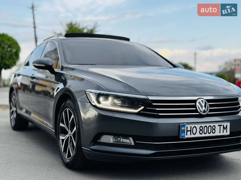 Седан Volkswagen Passat 2015 в Золочеві