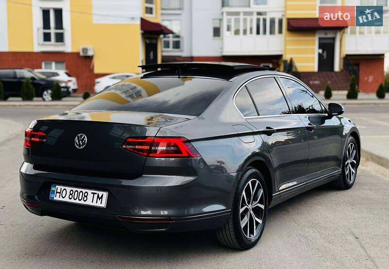 Седан Volkswagen Passat 2015 в Золочеві
