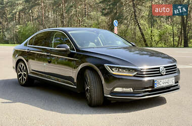 Седан Volkswagen Passat 2019 в Львове