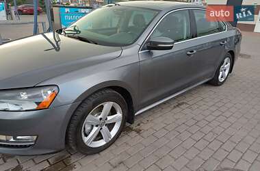 Седан Volkswagen Passat 2012 в Києві
