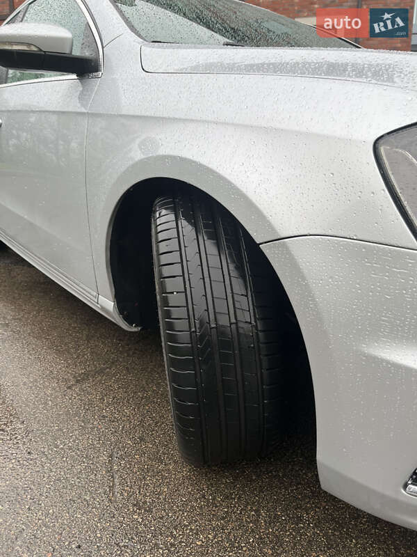 Універсал Volkswagen Passat 2013 в Києві