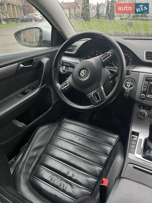 Універсал Volkswagen Passat 2013 в Києві