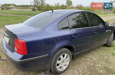Седан Volkswagen Passat 2000 в 