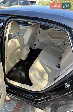 Седан Volkswagen Passat 2015 в 