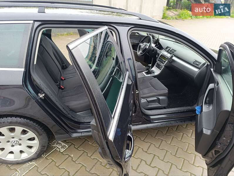 Універсал Volkswagen Passat 2010 в Дрогобичі