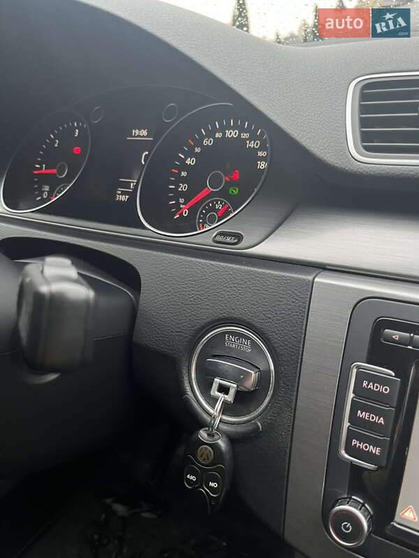 Універсал Volkswagen Passat 2013 в Києві