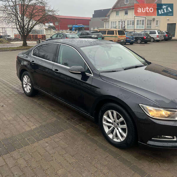 Седан Volkswagen Passat 2018 в Лужанах