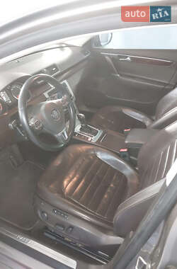 Універсал Volkswagen Passat 2011 в 
