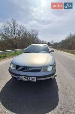 Седан Volkswagen Passat 1999 в 