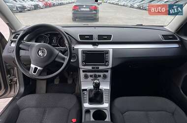 Седан Volkswagen Passat 2013 в 