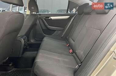 Седан Volkswagen Passat 2013 в 