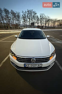 Седан Volkswagen Passat 2017 в 