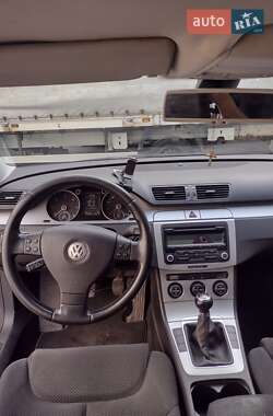 Універсал Volkswagen Passat 2009 в 