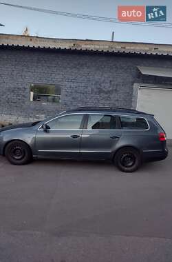 Універсал Volkswagen Passat 2009 в 