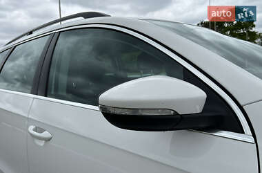 Універсал Volkswagen Passat 2011 в 