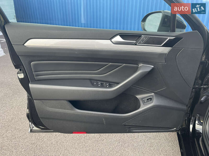 Універсал Volkswagen Passat 2019 в Рівному
