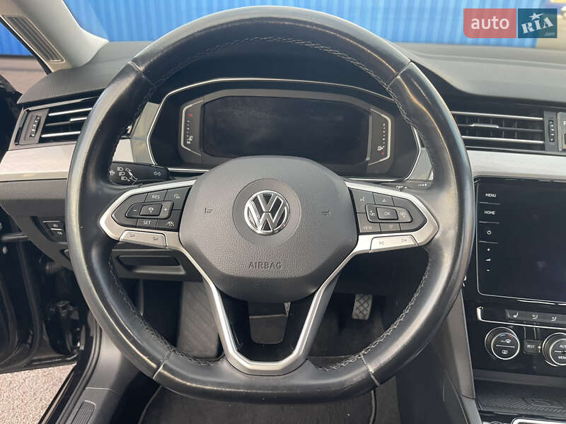 Універсал Volkswagen Passat 2019 в Рівному