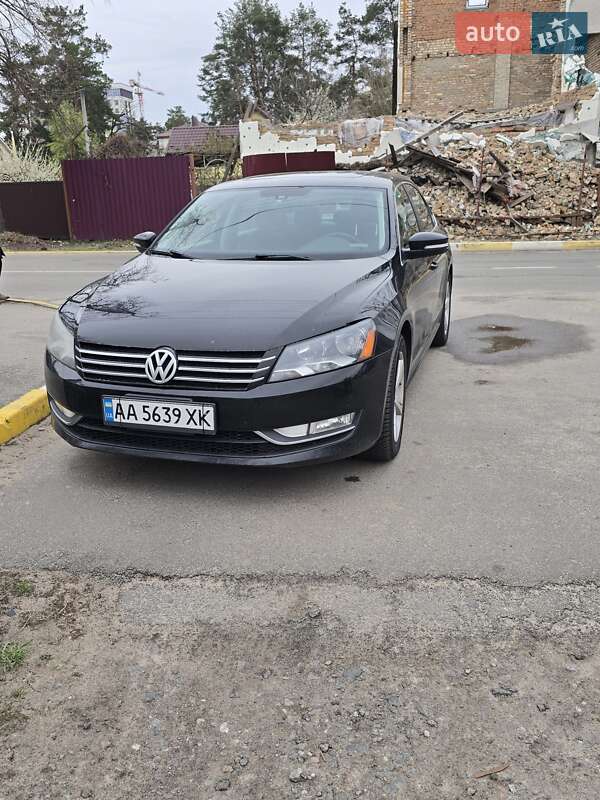 Седан Volkswagen Passat 2013 в Ирпене