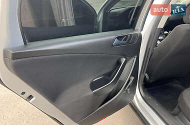 Універсал Volkswagen Passat 2006 в 