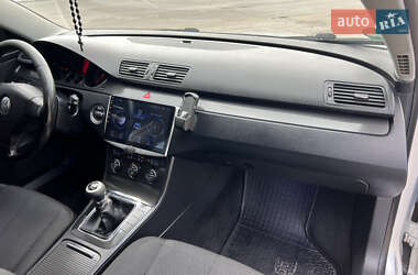 Універсал Volkswagen Passat 2006 в 