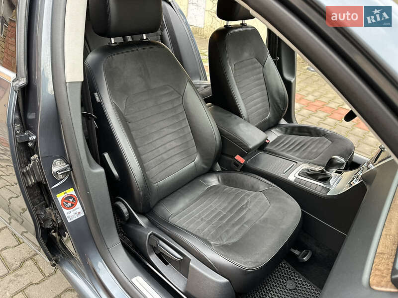 Седан Volkswagen Passat 2012 в Одесі