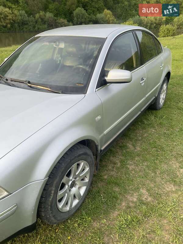 Седан Volkswagen Passat 2002 в Ивано-Франковске
