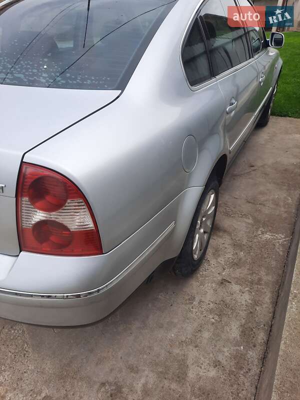 Седан Volkswagen Passat 2002 в Ивано-Франковске