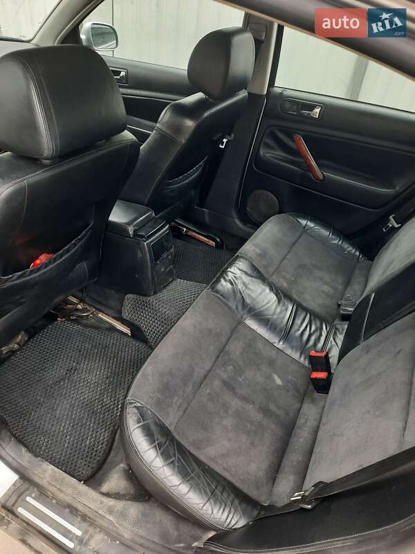 Седан Volkswagen Passat 2002 в Ивано-Франковске