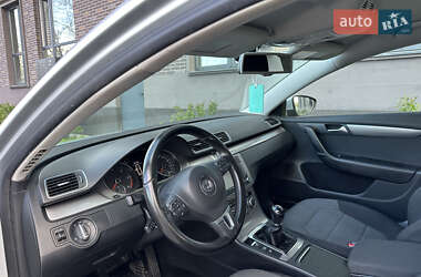 Універсал Volkswagen Passat 2013 в 