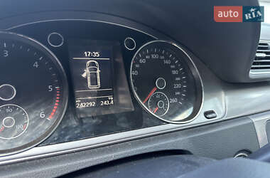 Універсал Volkswagen Passat 2013 в 