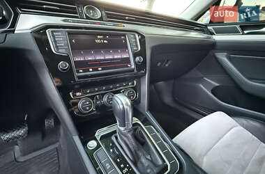Седан Volkswagen Passat 2014 в 