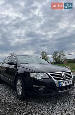 Седан Volkswagen Passat 2005 в Золочеві