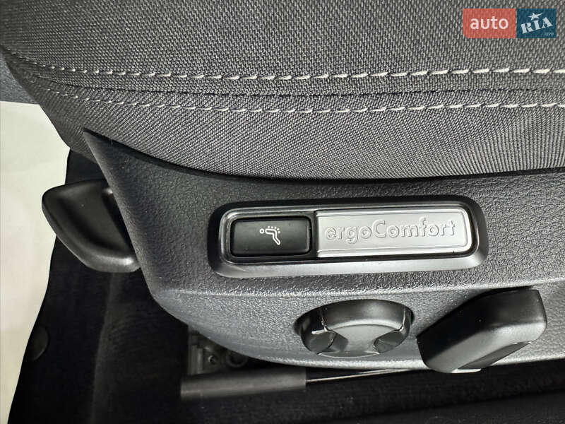 Універсал Volkswagen Passat 2015 в Трускавці