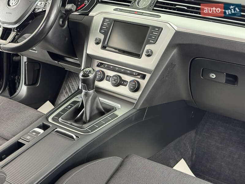 Універсал Volkswagen Passat 2015 в Трускавці